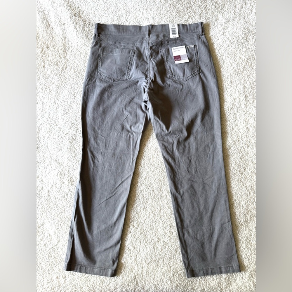 Calvin Klein Men’s Infinite Flex Cotton Pants Gray Size 38 x 30 New with Tags